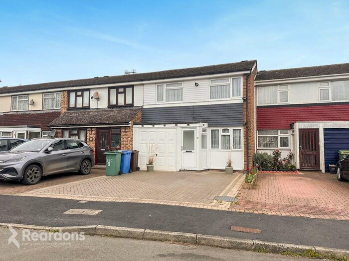 3 Bedroom Terraced House To Rent In Sunnybank, Murston, Sittingbourne, Kent, ME10