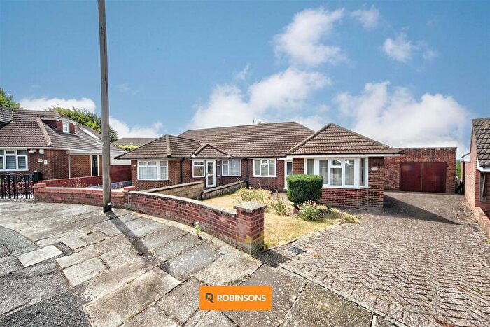 3 Bedroom Semi-Detached Bungalow For Sale In Marina Drive, Dunstable, LU6