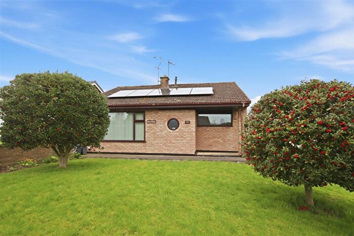 2 Bedroom Detached Bungalow For Sale In Lodge Walk, Inkersall, Chesterfield, S43