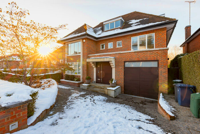 6 Bedroom House To Rent In Church Mount, Hampstead, N2