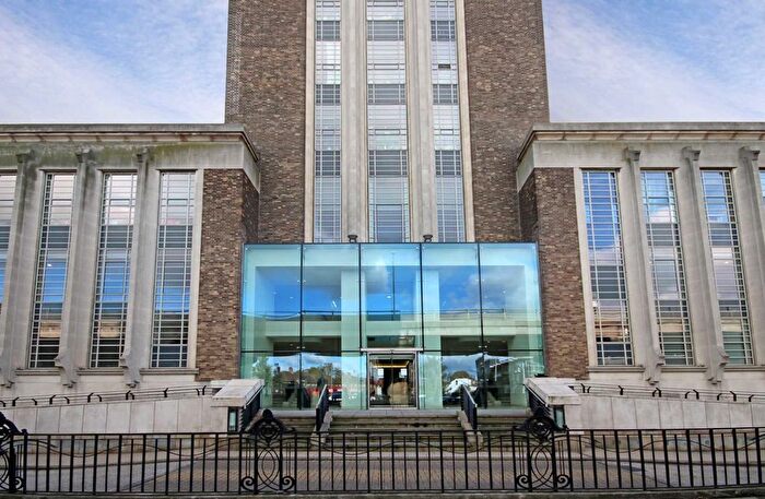 1 Bedroom Flat To Rent In Great West Road, Brentford, TW8