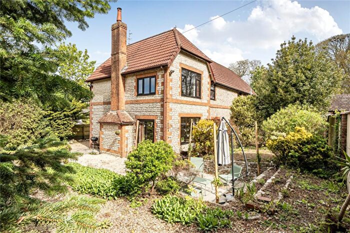 4 Bedroom Detached House For Sale In Woodbury Lane, Axminster, Devon, EX13