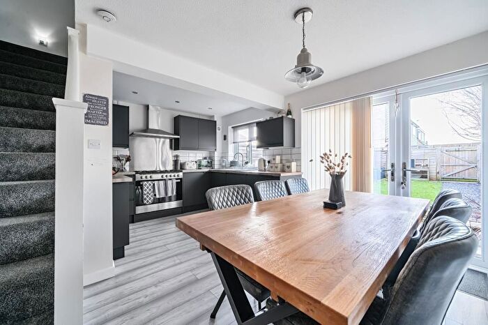 3 Bedroom Terraced House For Sale In Burns Walk, Thatcham, RG18