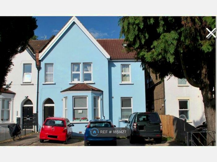 1 Bedroom Flat To Rent In Elmers End Road, London, SE20