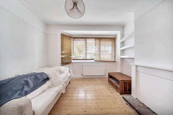 2 Bedroom House To Rent In Northway Road, Croydon, CR0