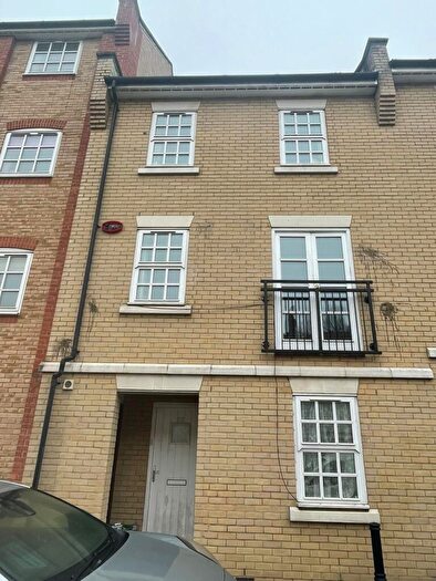 5 Bedroom Town House To Rent In Albany Gardens, Hythe, Colchester, CO2