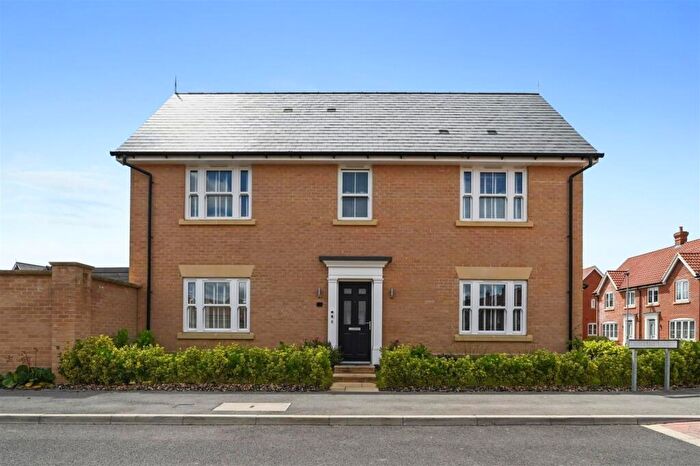 3 Bedroom Link Detached House For Sale In Lawford Green, Manningtree, CO11