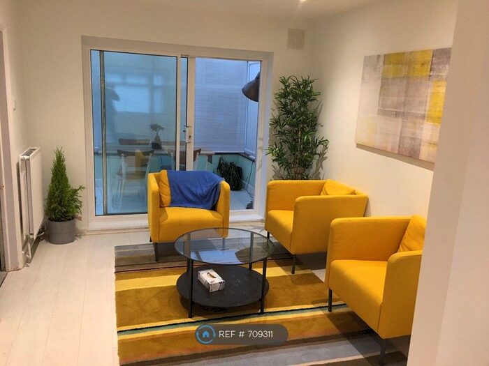 3 Bedroom Semi-Detached House To Rent In Bexley, Bexley, DA5