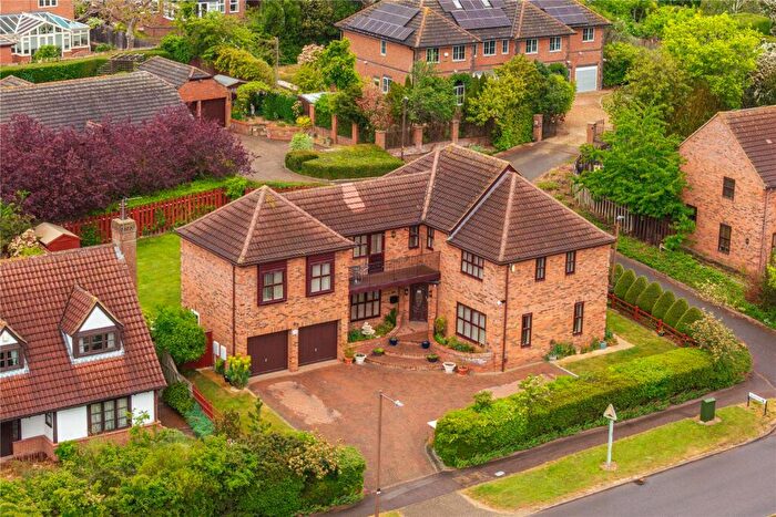 5 Bedroom Detached House For Sale In Gregories Drive, Wavendon Gate, Milton Keynes, Buckinghamshire, MK7