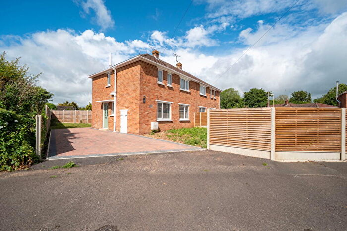 3 Bedroom Semi-Detached House For Sale In Water Ridges, Oakley, RG23