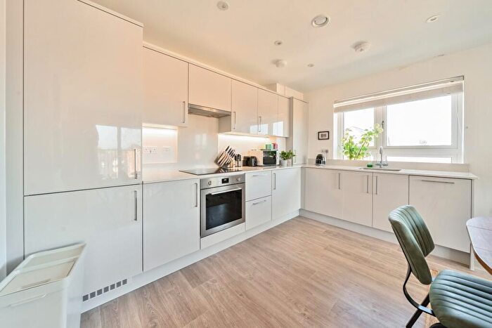 2 Bedroom Flat To Rent In Isambard Close Maidenhead, SL6