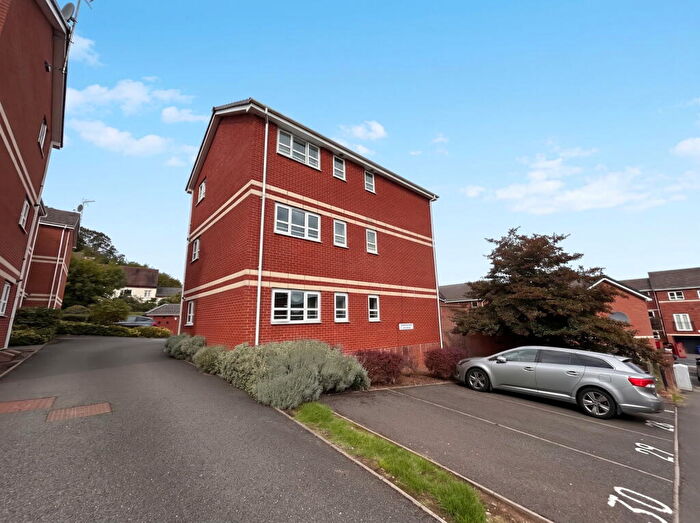 2 Bedroom Flat For Sale In Bethesda Gardens, Cradley, B63