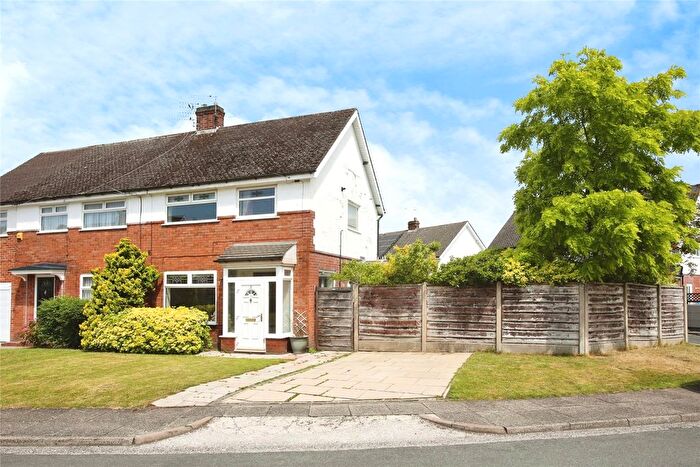 3 Bedroom Semi Detached House For Sale In Barnes Avenue, Heaton Moor, Stockport, SK4