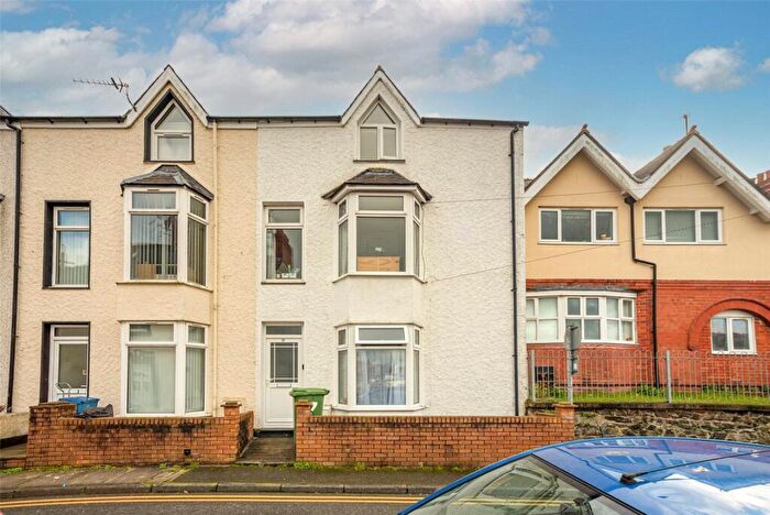 5 Bedroom End Of Terrace House To Rent In Caellepa, Bangor, Gwynedd, LL57