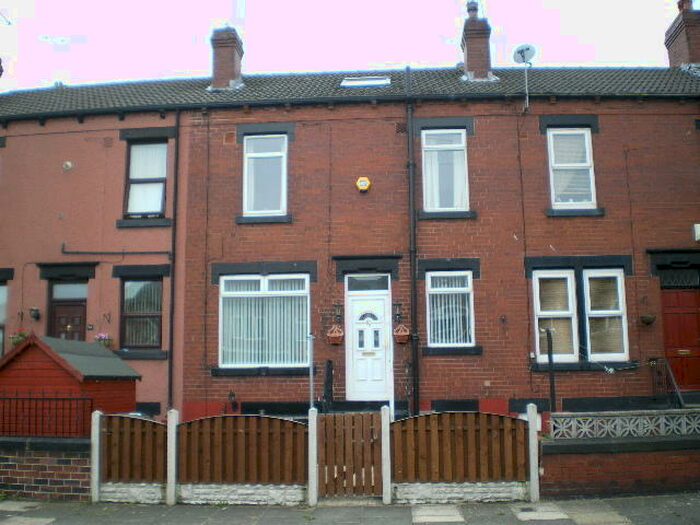 2 Bedroom Property To Rent In Longroyd Avenue, Leeds, LS11