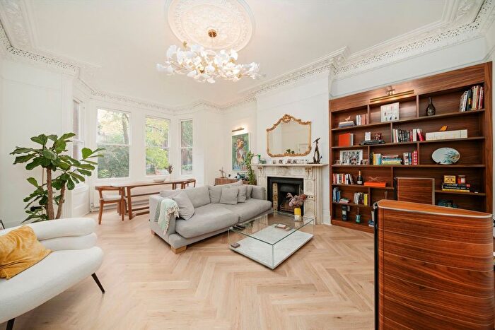 2 Bedroom Flat To Rent In Frognal, London, NW3