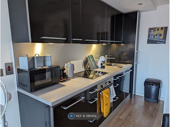 2 Bedroom Flat To Rent In Wellington Street, Leeds, LS1