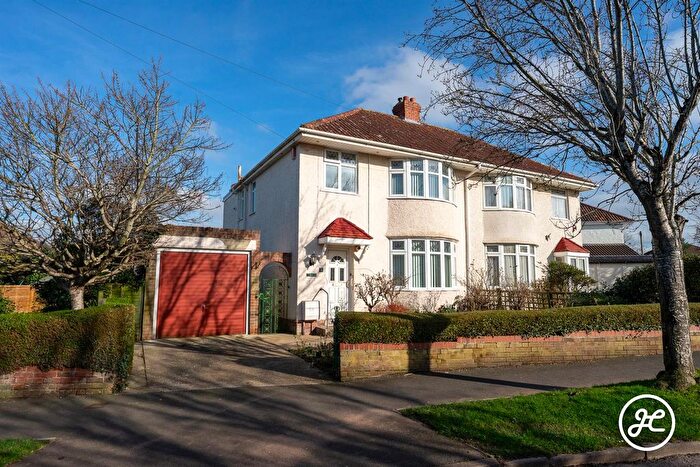 3 Bedroom Semi Detached House For Sale In Quantock Avenue, Bridgwater, TA6