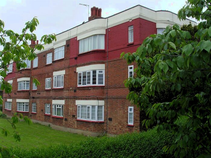 3 Bedroom Flat To Rent In Gilda Court, Mill Hill, London, NW7
