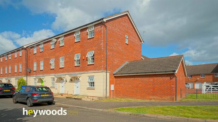 3 Bedroom End Of Terrace House To Rent In Trent Bridge Close, Trentham, Stoke-Ontrent, ST4