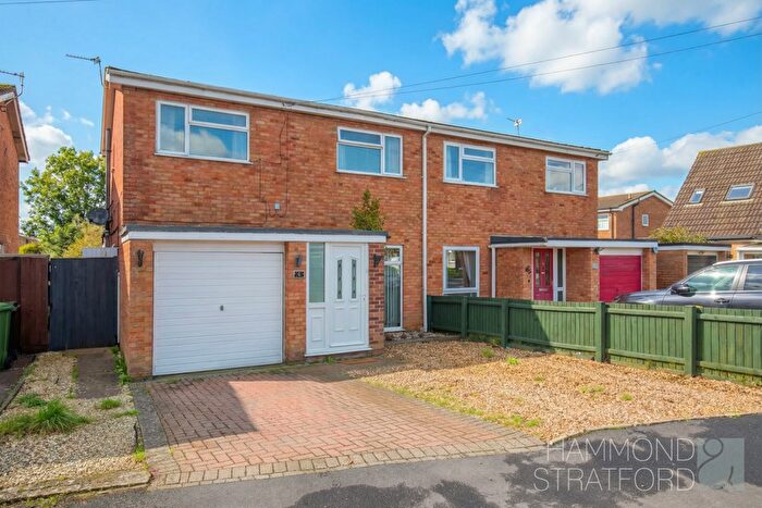 3 Bedroom Semi Detached House For Sale In Harvey Close, Hethersett, NR9