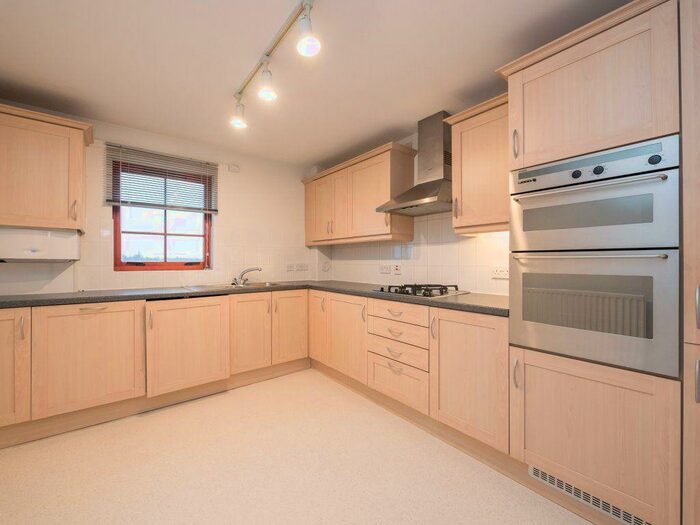 2 Bedroom Flat To Rent In Orchard Brae Avenue, Orchard Brae, EH4
