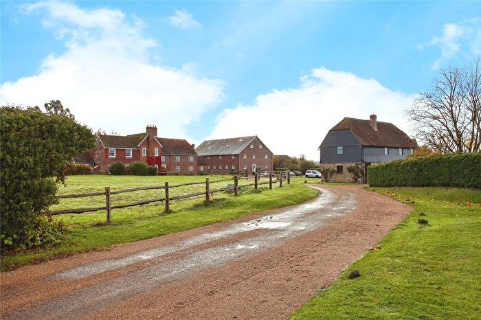 2 Bedroom Flat For Sale In Court Lane, Hadlow, Tonbridge, Kent, TN11