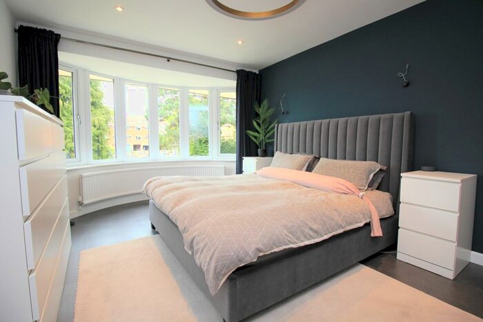 2 Bedroom Detached Bungalow For Sale In Dell Road, Southampton, SO18