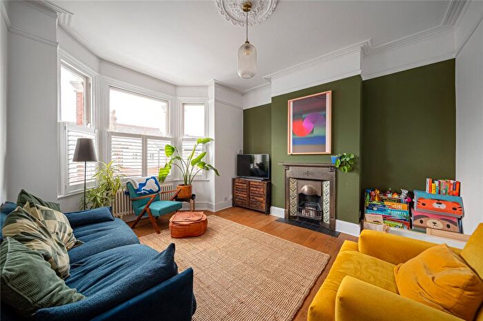 3 Bedroom Maisonette For Sale In Casewick Road, West Norwood, SE27
