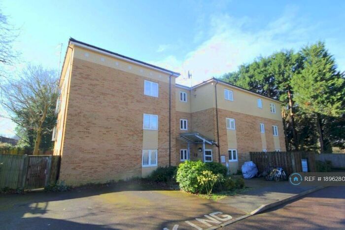 2 Bedroom Flat To Rent In Mayfield Avenue, London, N14