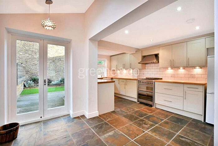 3 Bedroom Cottage To Rent In Sixth Avenue, London, W10