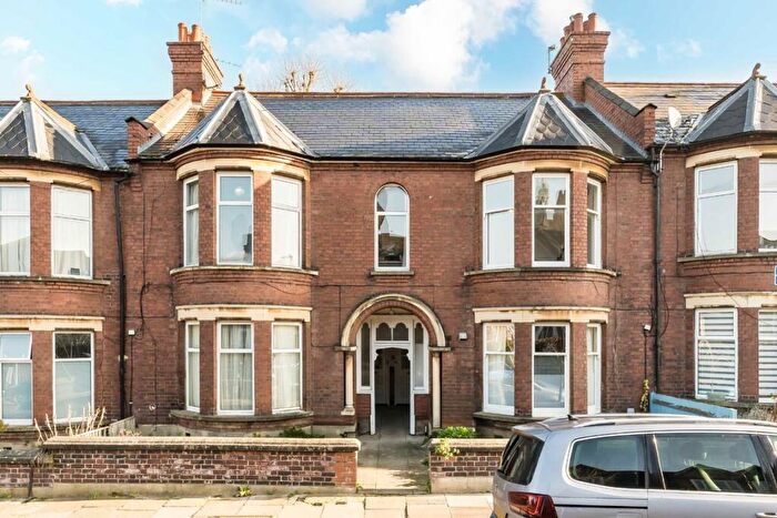 1 Bedroom Flat To Rent In Radbourne Road, Balham, SW12