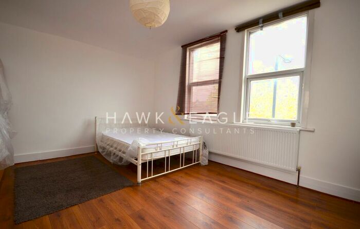 3 Bedroom Flat To Rent In Romford Road, London, E7