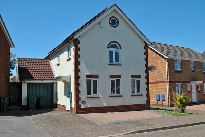 3 Bedroom Detached House To Rent In Bridport Way, Braintree, CM7