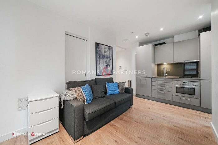 1 Bedroom Flat To Rent In Stratosphere Tower, Stratford, E15