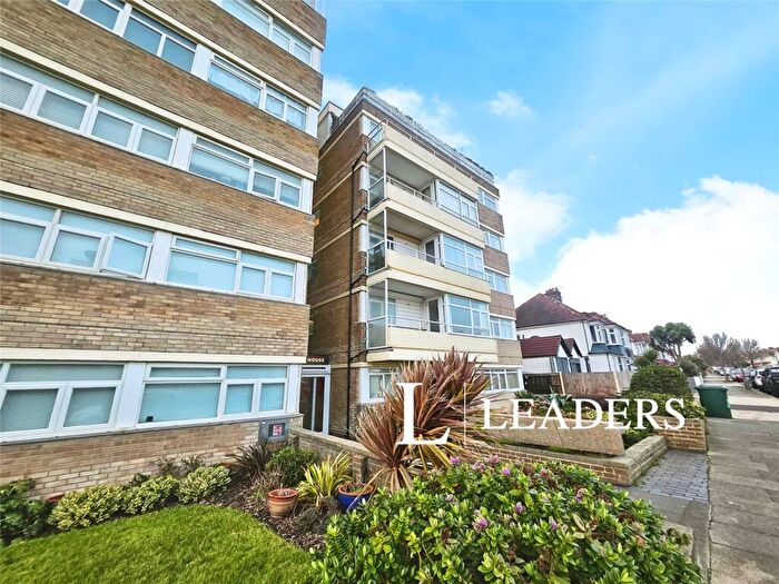2 Bedroom Flat To Rent In Kingsway, Hove, East Sussex, BN3