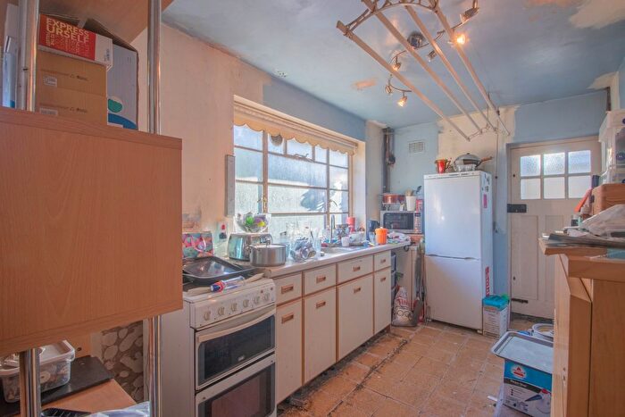 3 Bedroom Detached Bungalow For Sale In Ravensmore Road, Nottingham, Nottinghamshire, NG5