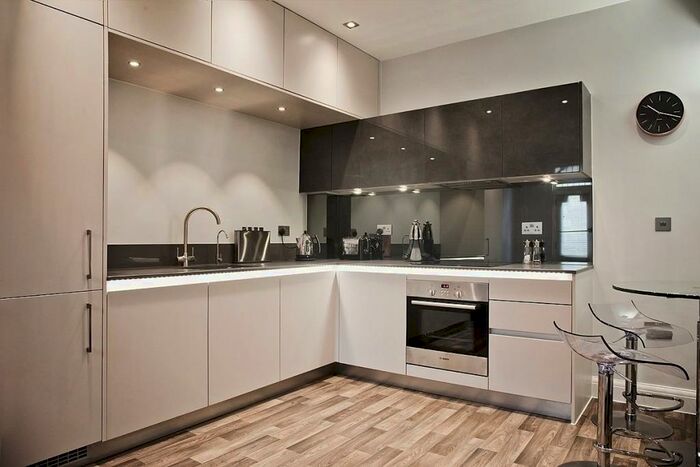 2 Bedroom Flat To Rent In St Thomas Street, OX1