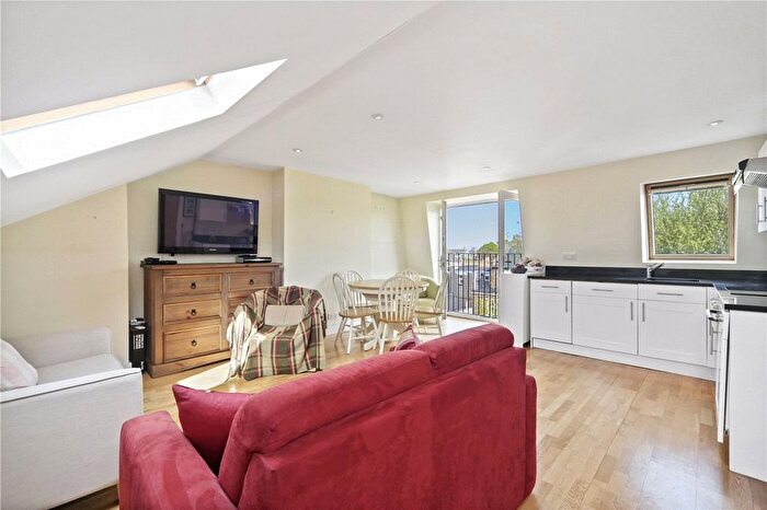 1 Bedroom Flat For Sale In Davisville Road, London, W12