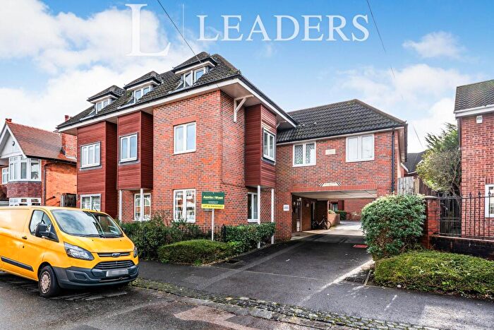 2 Bedroom Flat To Rent In Highfields, Richmond Gardens, SO17