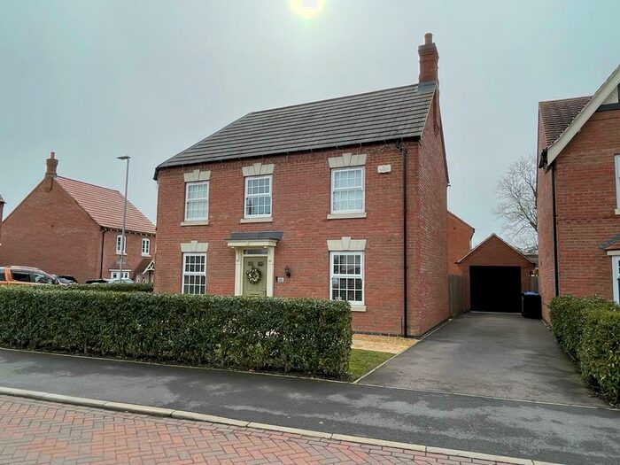 4 Bedroom Detached House For Sale In Gloster Road, Lutterworth, LE17