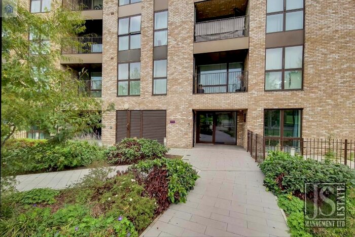 2 Bedroom Flat To Rent In Abbotsford Court, Lakeside Drive, Park Royal, London, NW10
