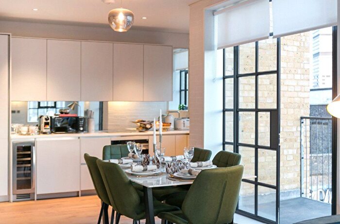 2 Bedroom Flat To Rent In Clink Street, London, SE1