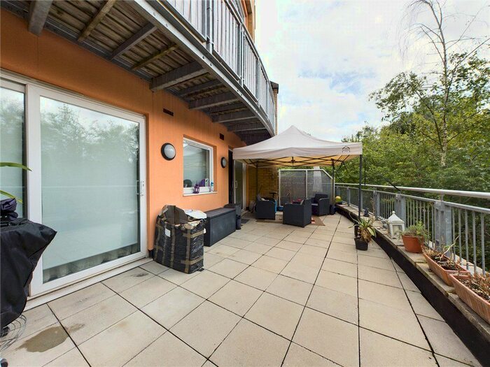 1 Bedroom Flat To Rent In Wooldridge Close, Feltham TW14