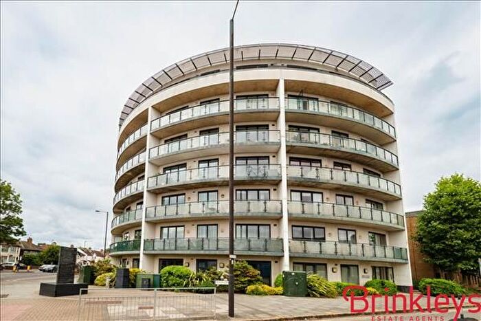 1 Bedroom Flat To Rent In Bassett House, London, SW19