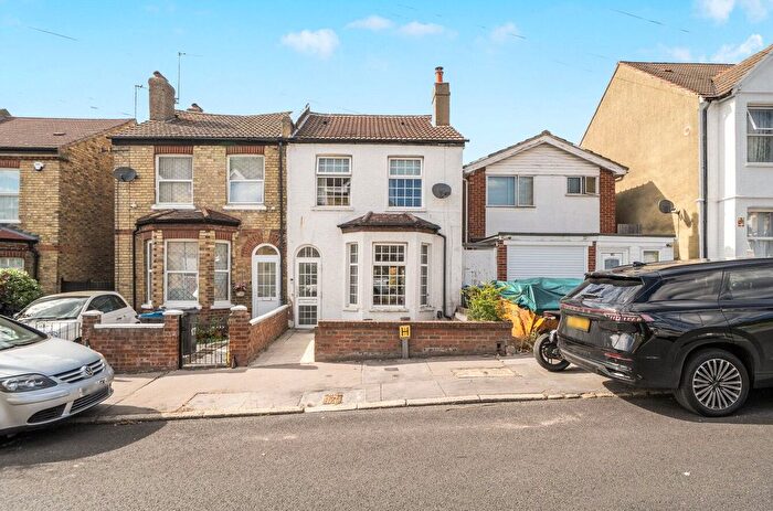 3 Bedroom Terraced House For Sale In Moffat Road, Thornton Heath, CR7