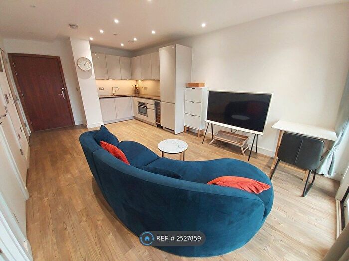 1 Bedroom Flat To Rent In Wandsworth Road, London, SW8