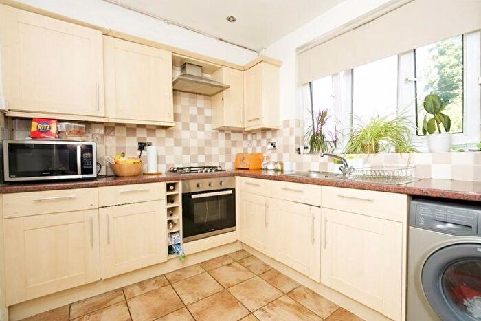 2 Bedroom Flat For Sale In Granby House, Ogilby Street, London, SE18