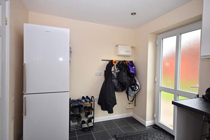 4 Bedroom Detached House For Sale In Warren Road, Saltfleet, LN11