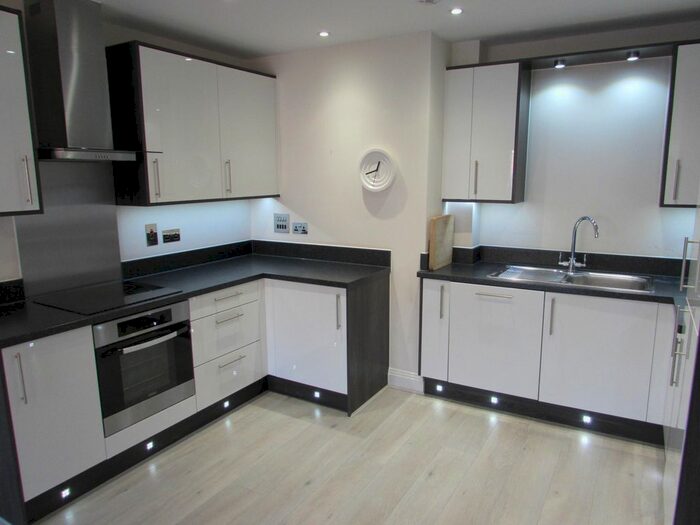 2 Bedroom Flat To Rent In Heathland Court, 3 Grebe Way, Maidenhead SL6